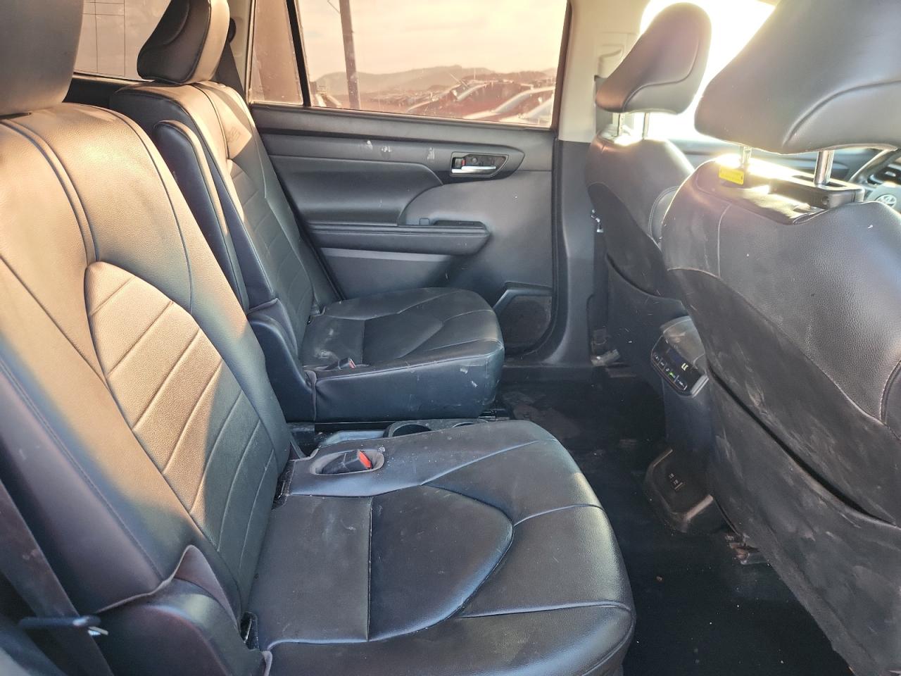 TOYOTA HIGHLANDER XLE