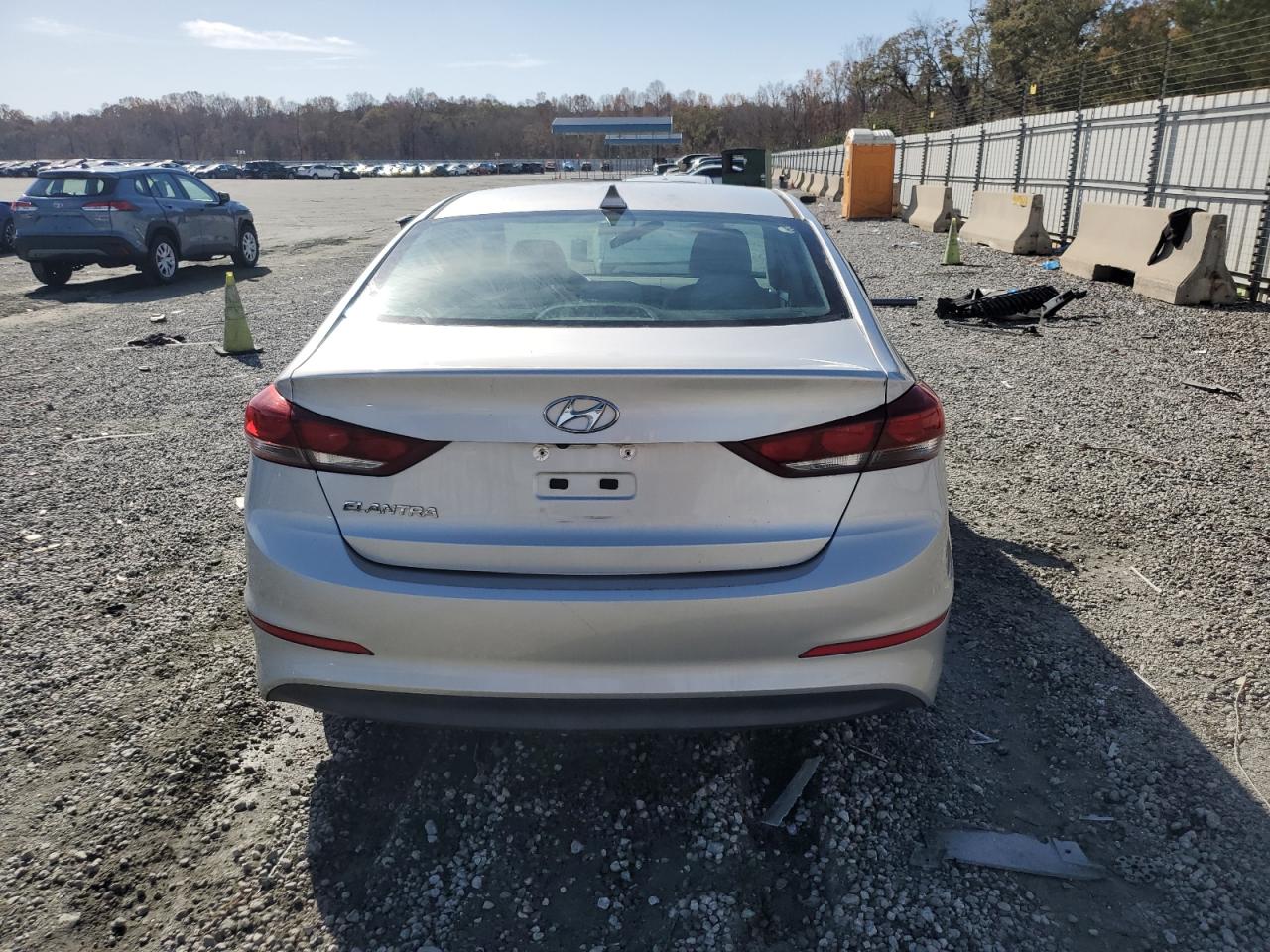 HYUNDAI ELANTRA SE