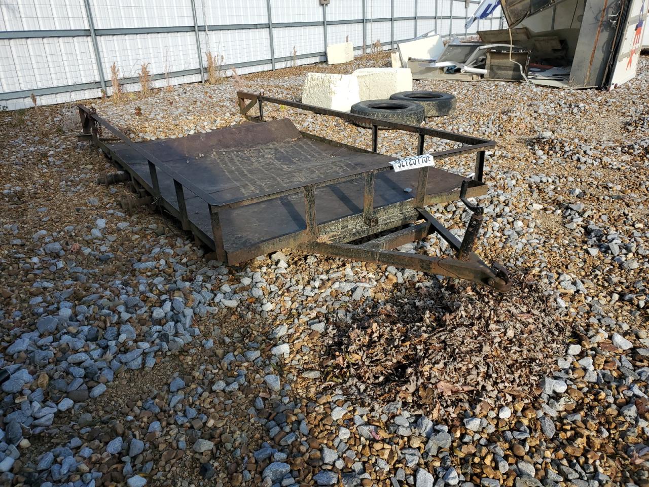 Lot #3305619716 2000 UTILITY TRAILER