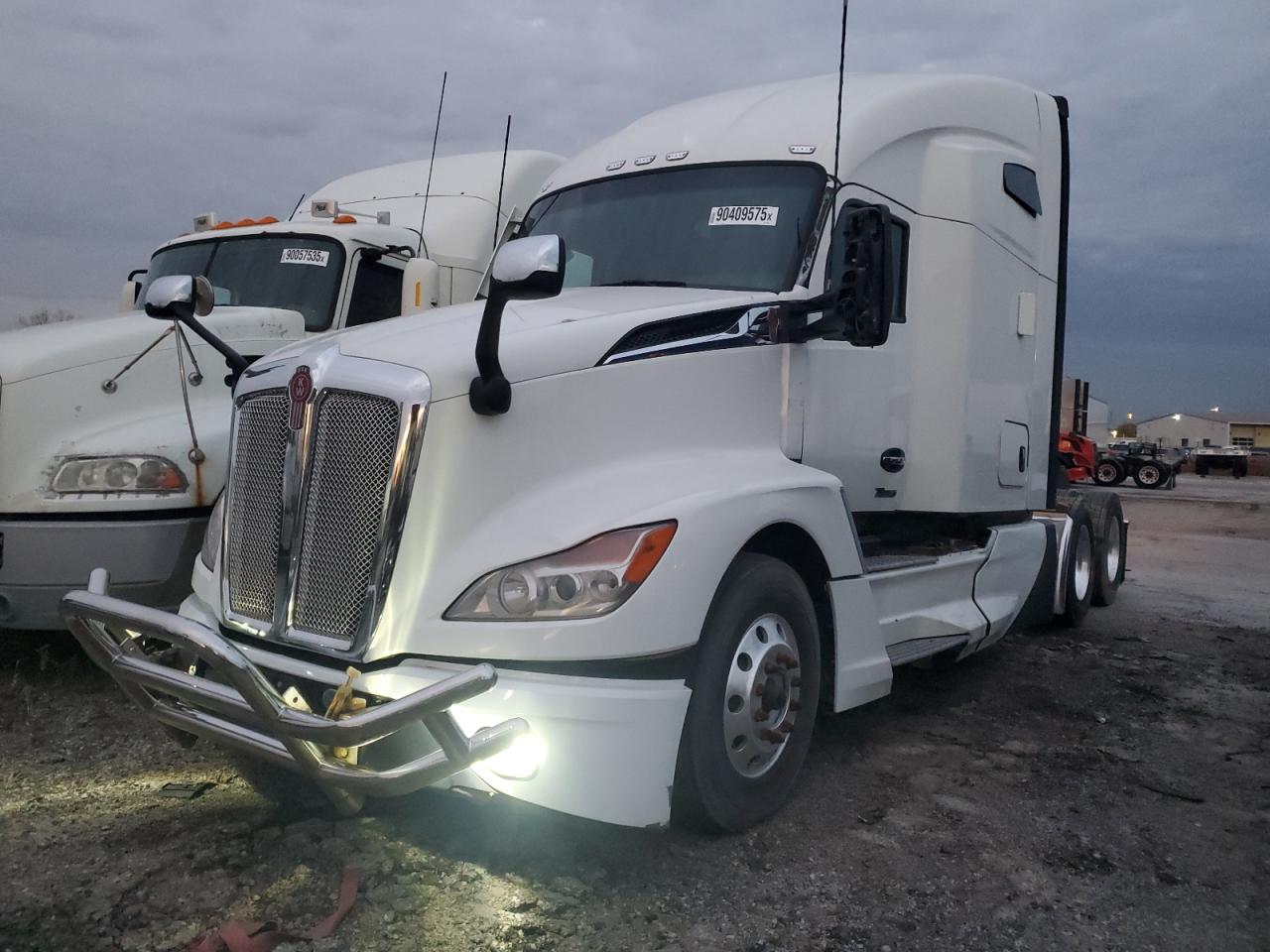 Lot #3291300444 2023 KENWORTH T680