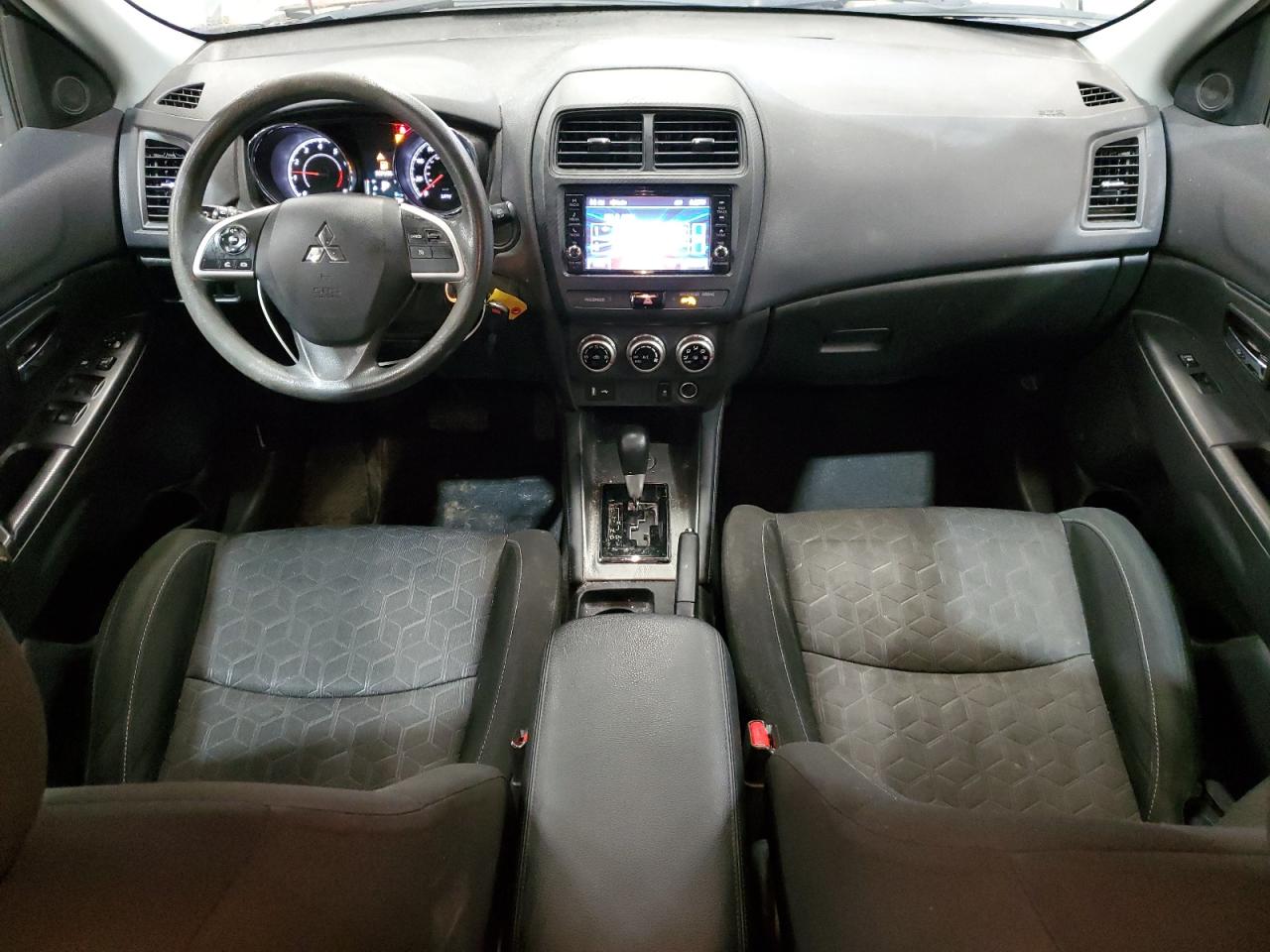 MITSUBISHI OUTLANDER ES