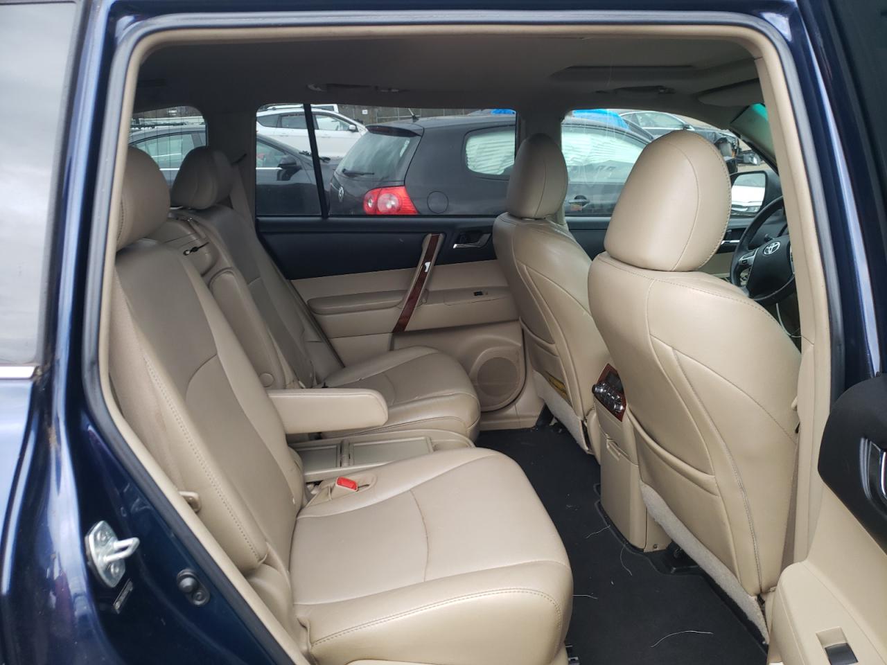 TOYOTA HIGHLANDER LIMITED