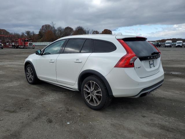 2015 VOLVO V60 CROSS YV4612HK8F1000451