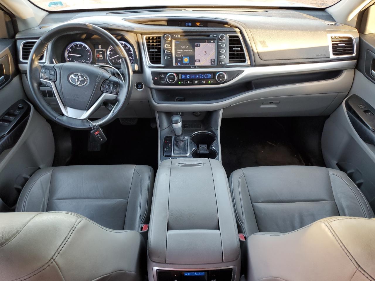 TOYOTA HIGHLANDER XLE