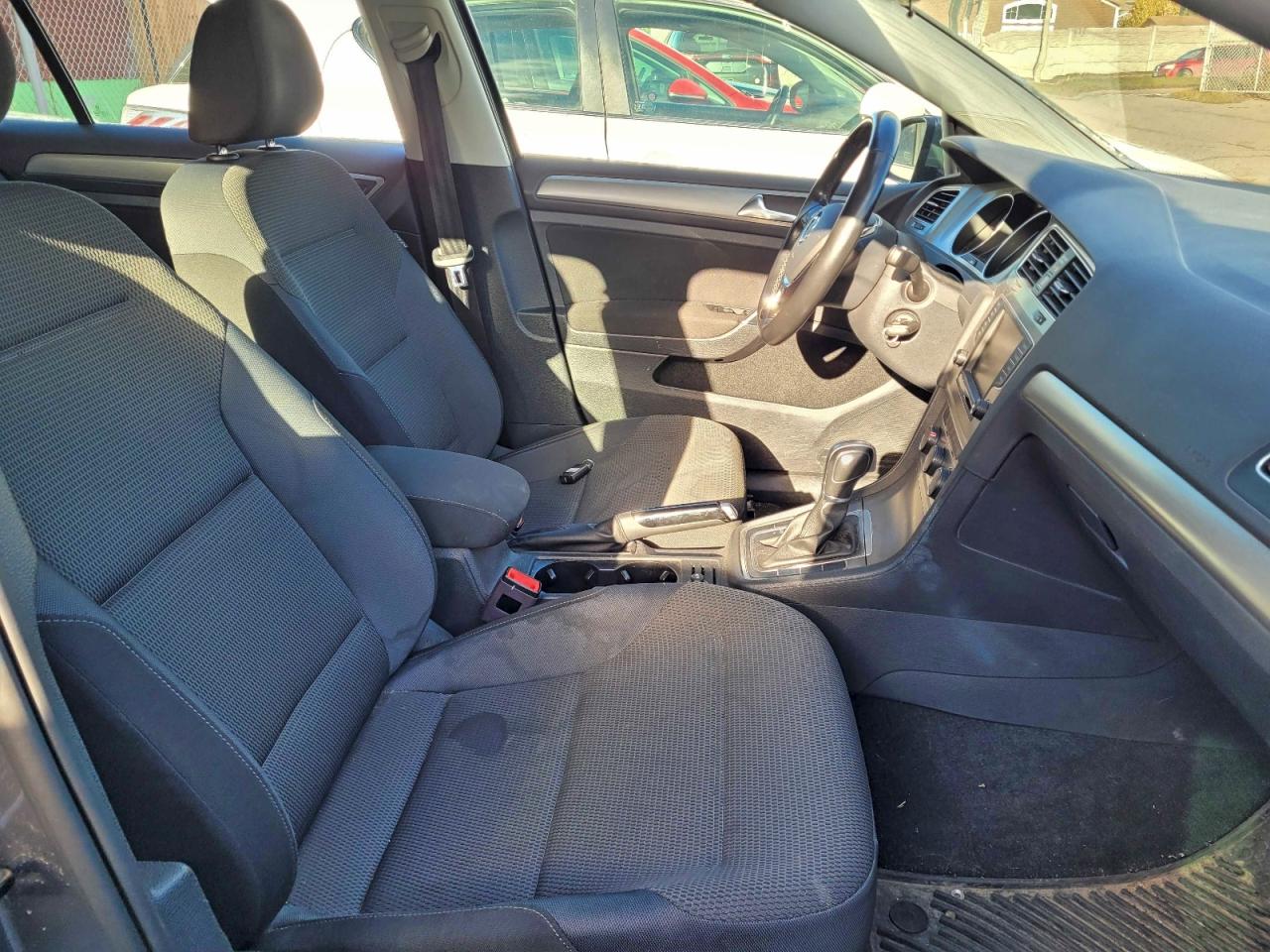 VOLKSWAGEN GOLF SPORTSVAN S