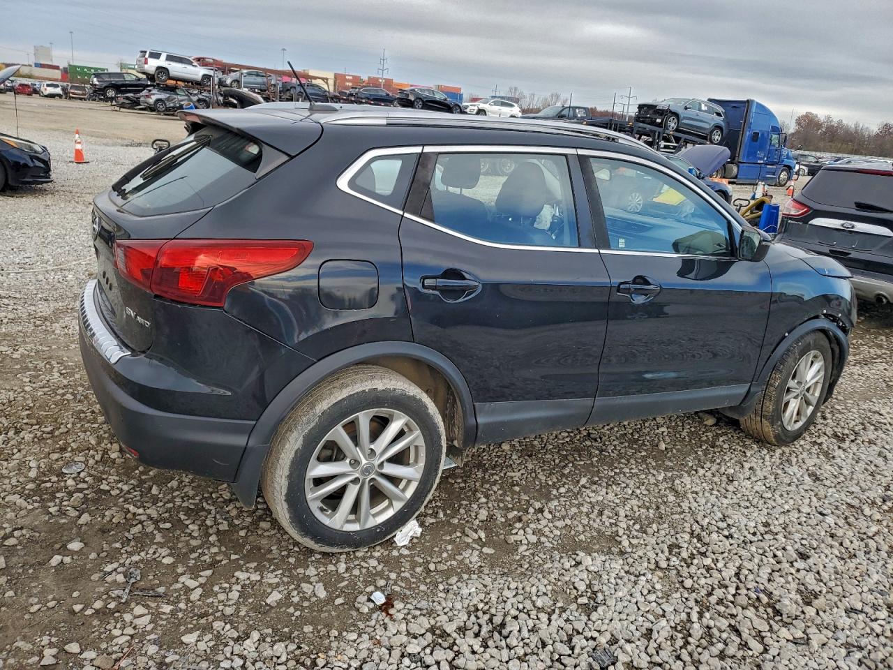 NISSAN ROGUE SPORT S