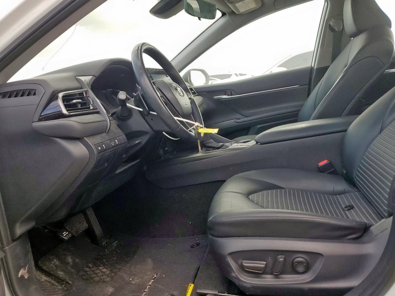 TOYOTA CAMRY SE NIGHT SHADE