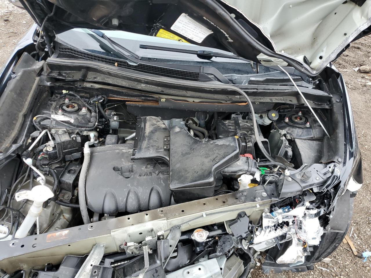 MITSUBISHI OUTLANDER SE