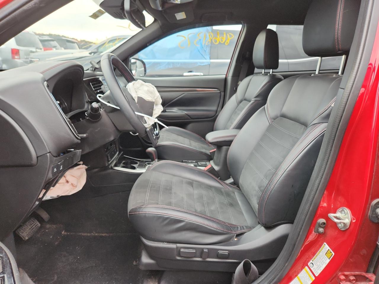 MITSUBISHI OUTLANDER SE