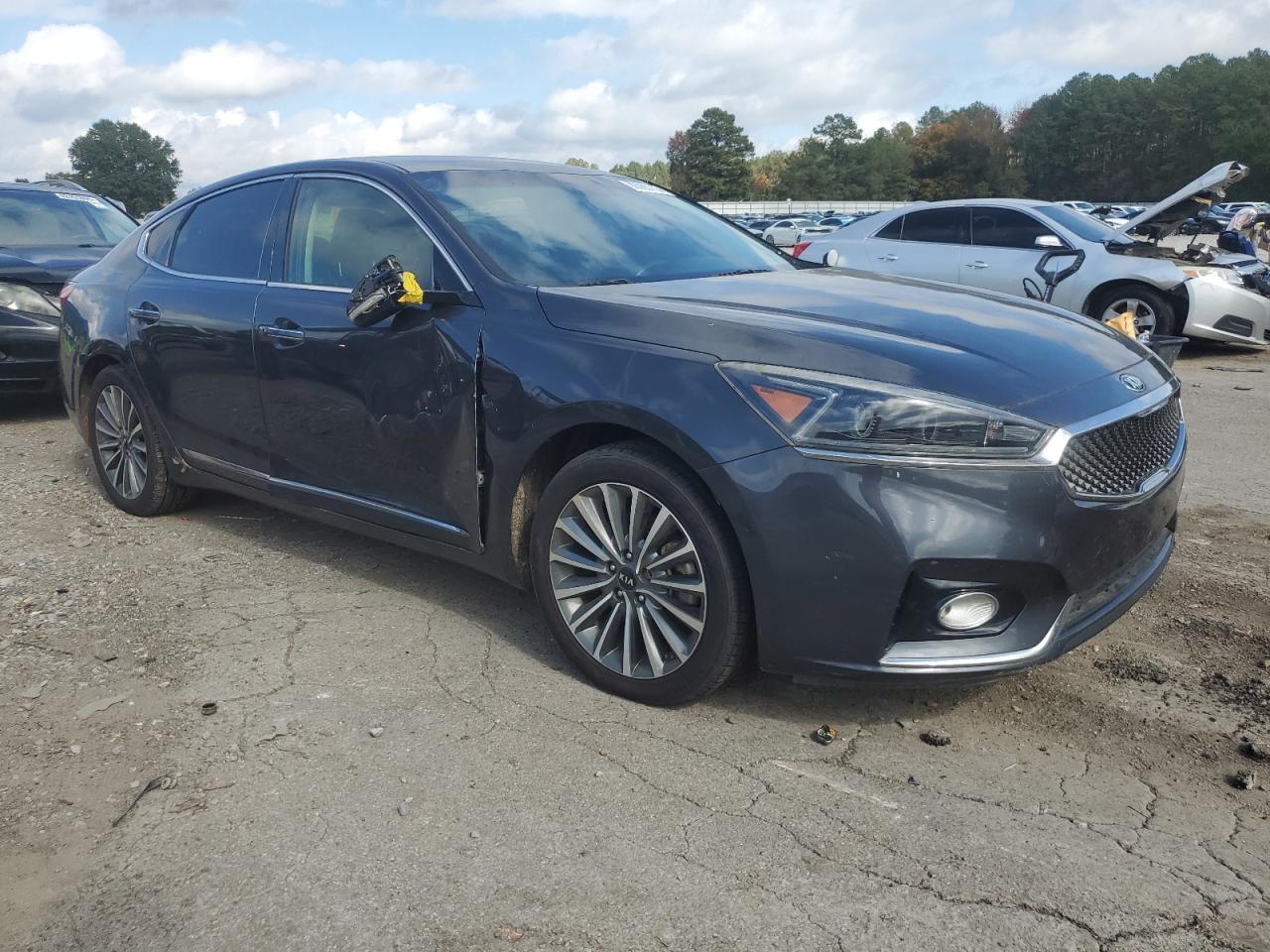 KIA CADENZA PREMIUM
