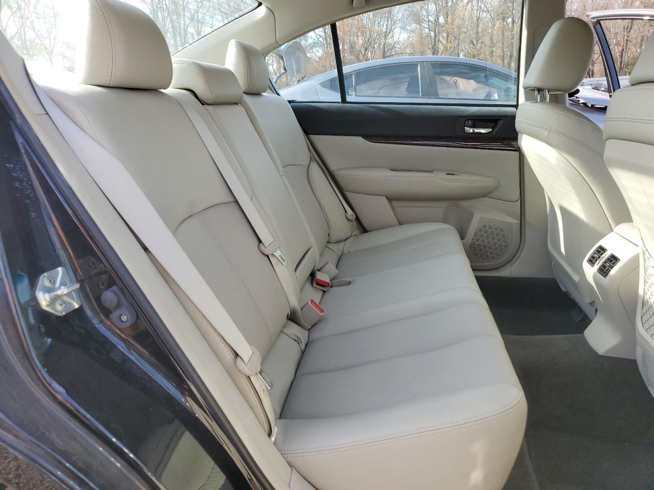 SUBARU LEGACY 3.6R LIMITED