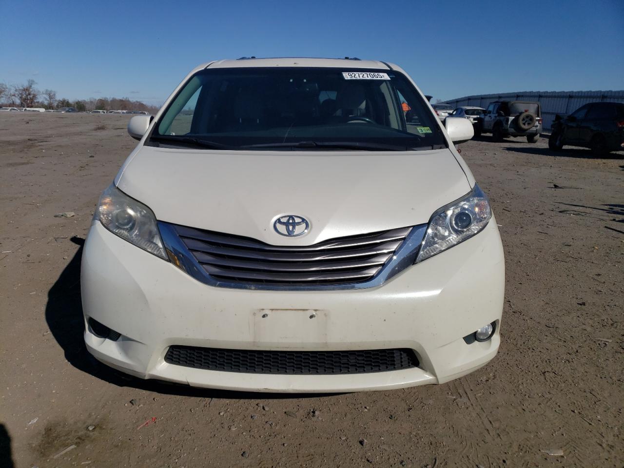 TOYOTA SIENNA XLE