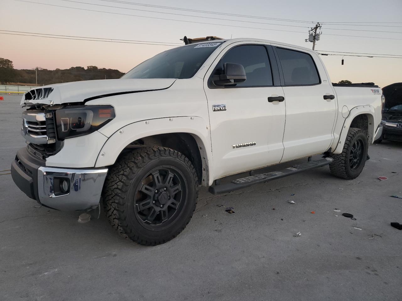 TOYOTA TUNDRA CREWMAX SR5