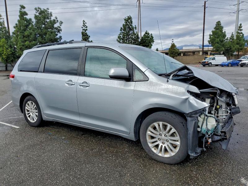 2014 TOYOTA SIENNA XLE #3304728913