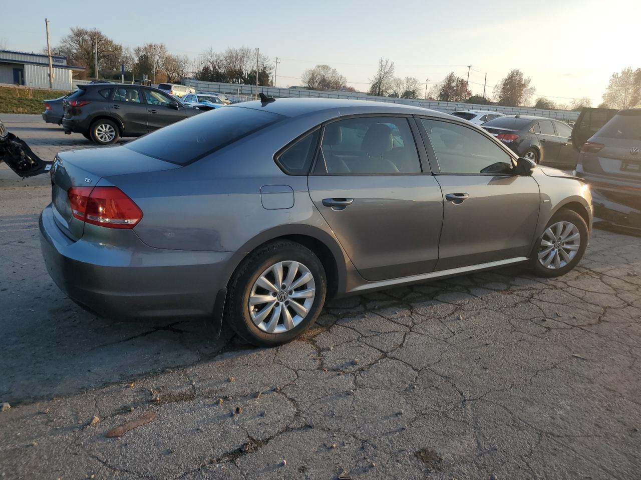 VOLKSWAGEN PASSAT S