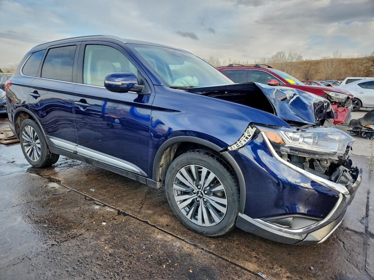 MITSUBISHI OUTLANDER SE