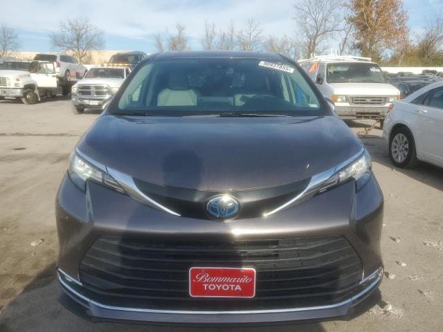 2022 TOYOTA SIENNA XLE #3292452676