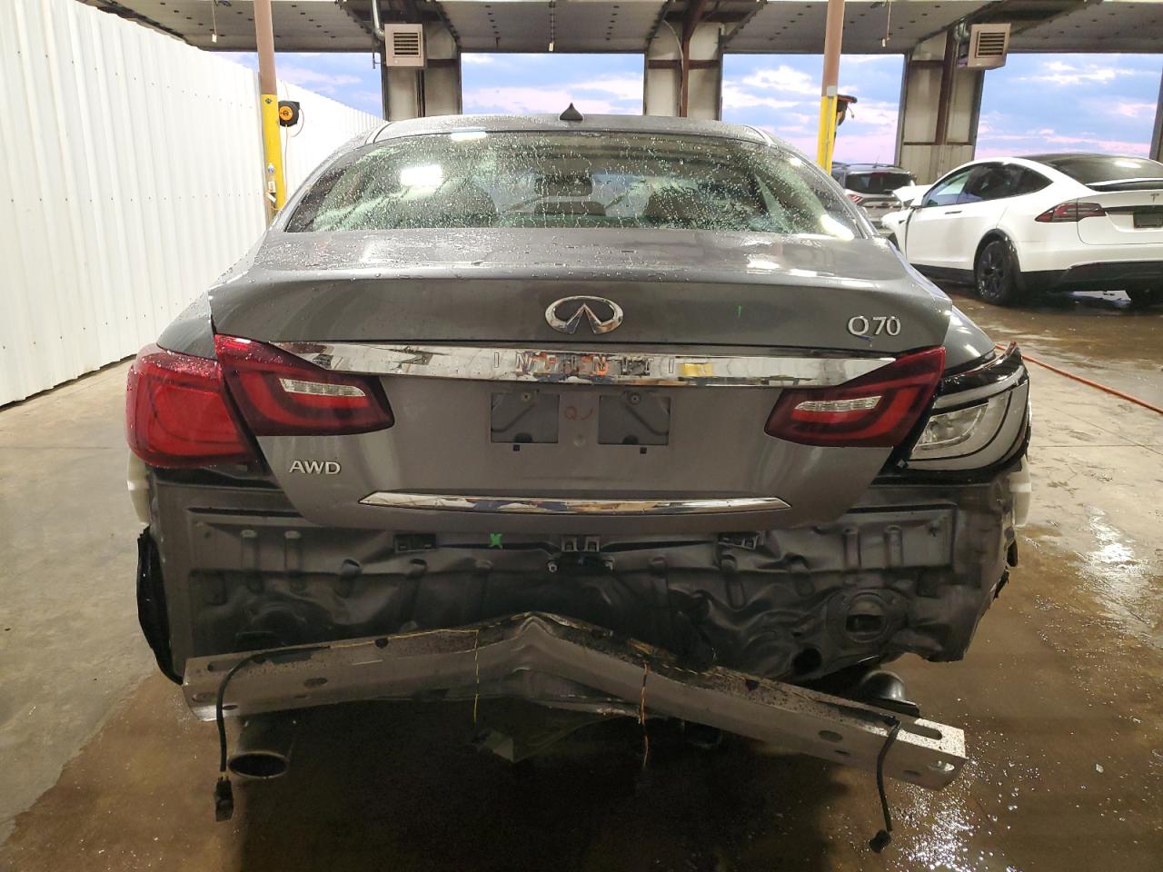 INFINITI Q70 3.7 LUXE