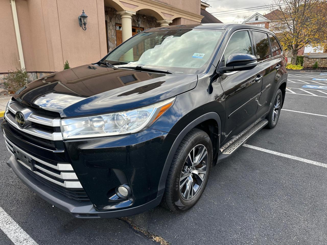 TOYOTA HIGHLANDER LE