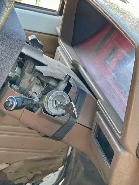 1988 TOYOTA PICKUP CAB #3302891893