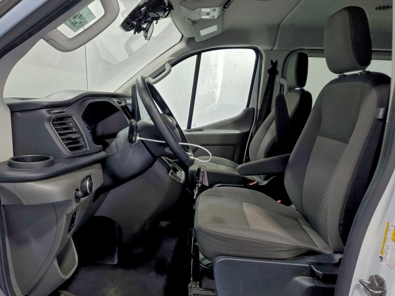 Lot #3309369979 2023 FORD TRANSIT T-