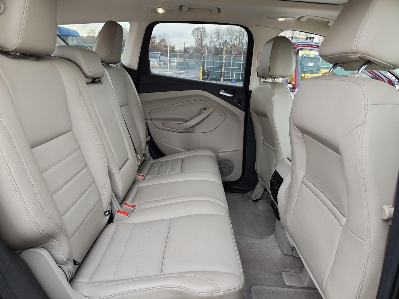 FORD ESCAPE TITANIUM