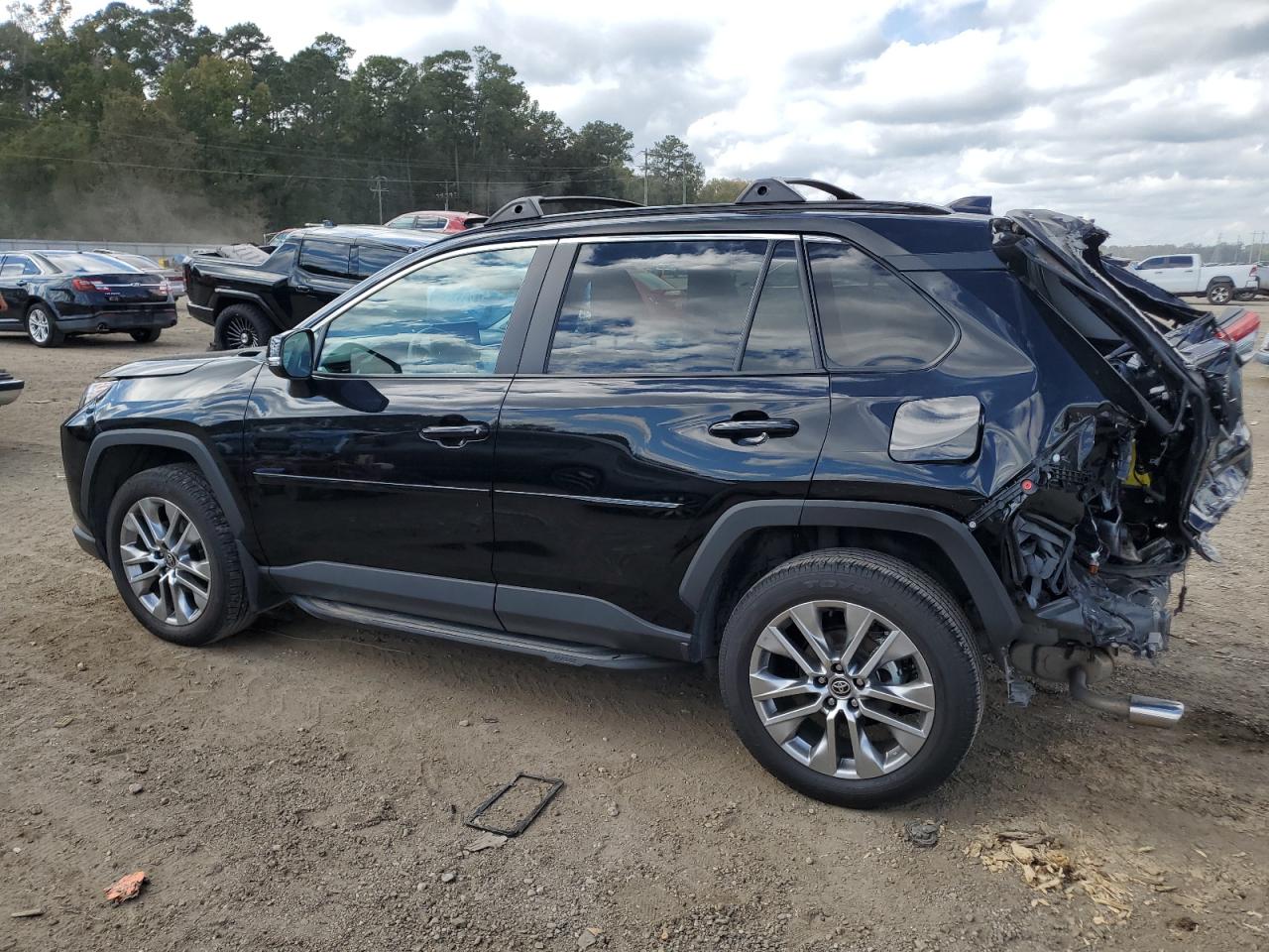 TOYOTA RAV4 XLE PREMIUM