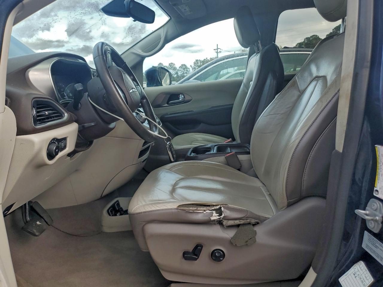 CHRYSLER PACIFICA TOURING L