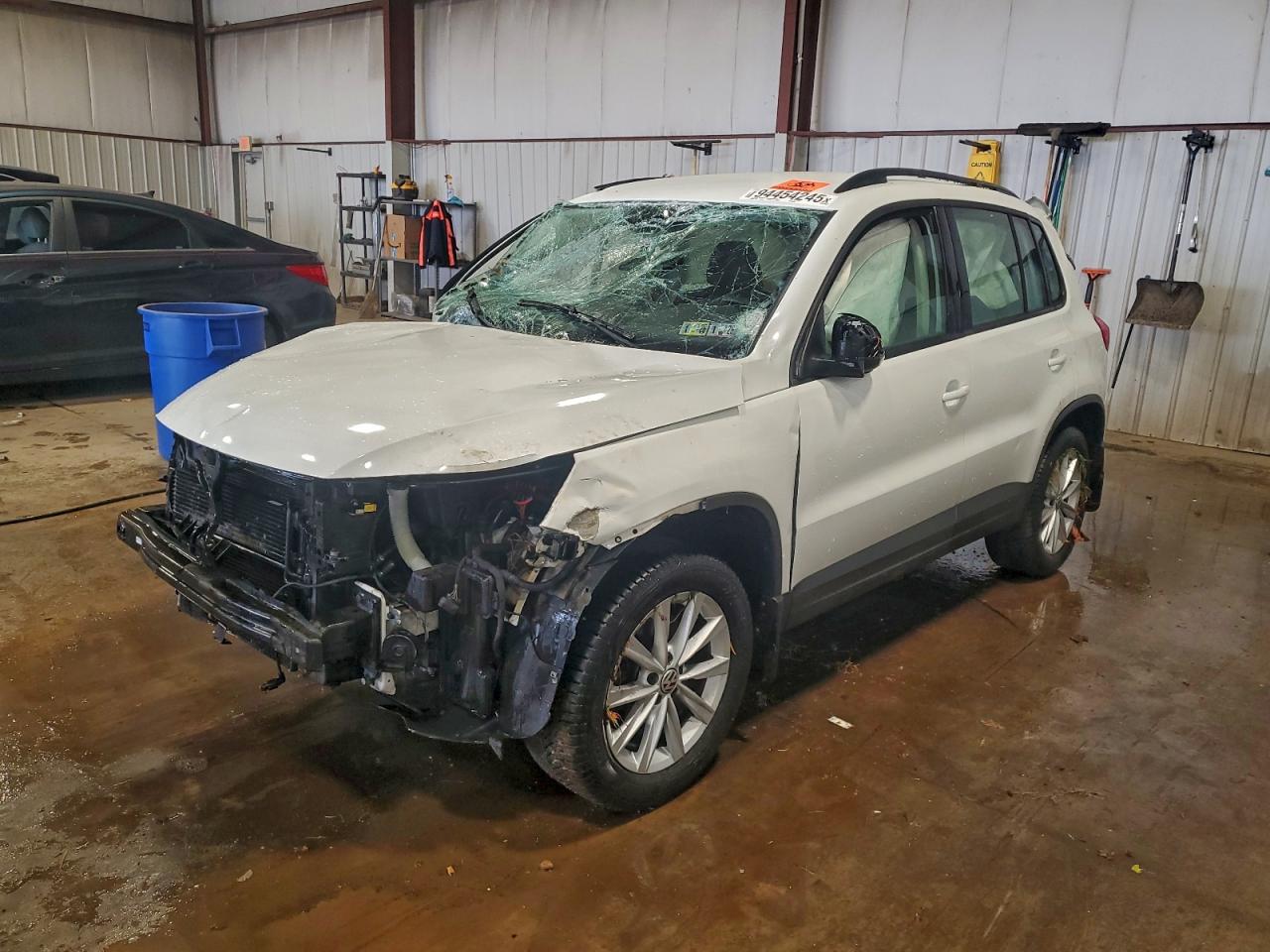 Lot #3311622225 2017 VOLKSWAGEN TIGUAN S