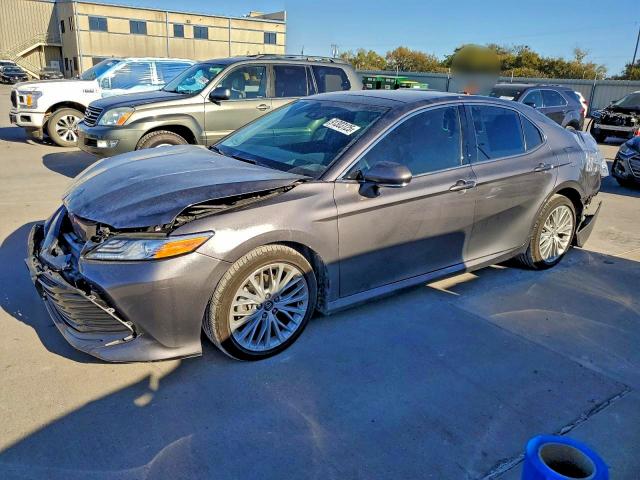 TOYOTA CAMRY XSE