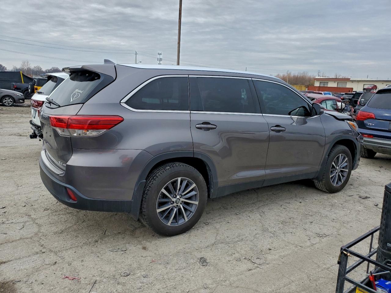 TOYOTA HIGHLANDER SE