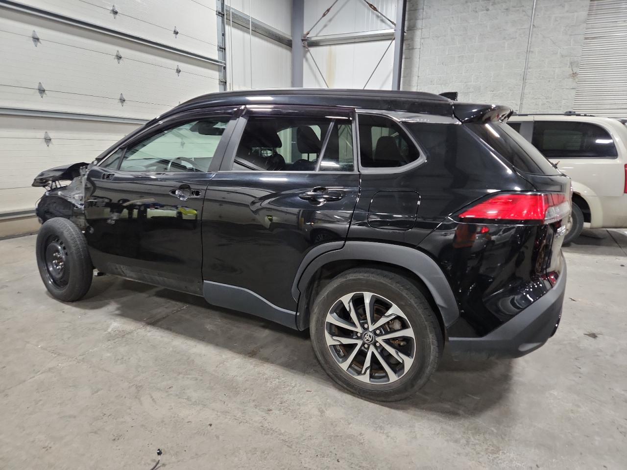 TOYOTA COROLLA CROSS XLE