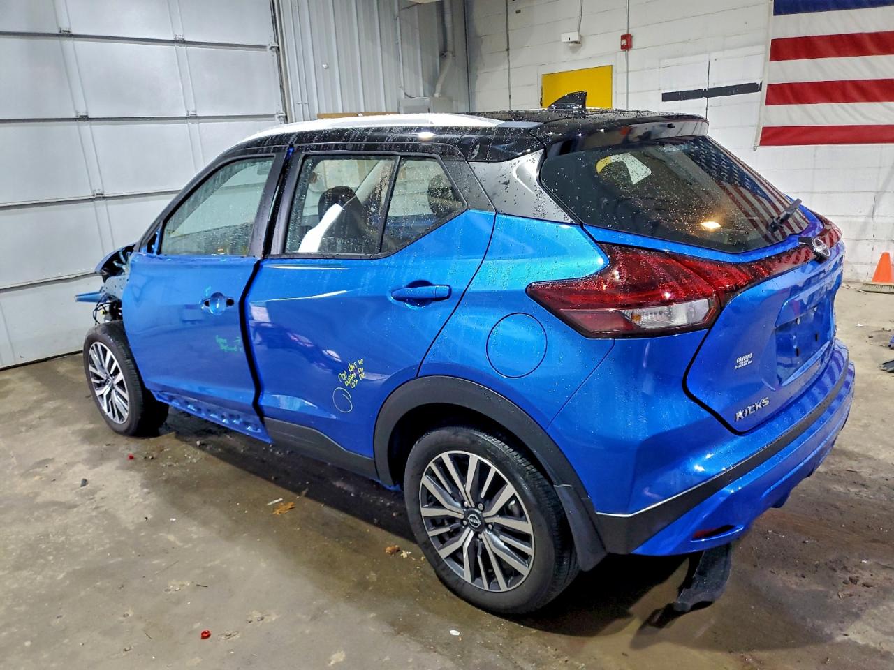 NISSAN KICKS SV