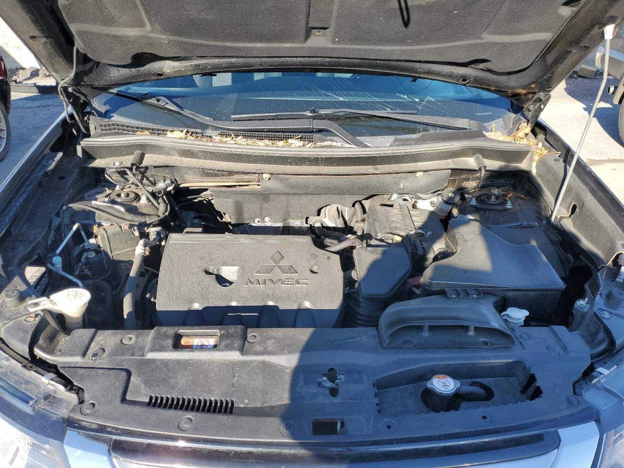 MITSUBISHI OUTLANDER ES