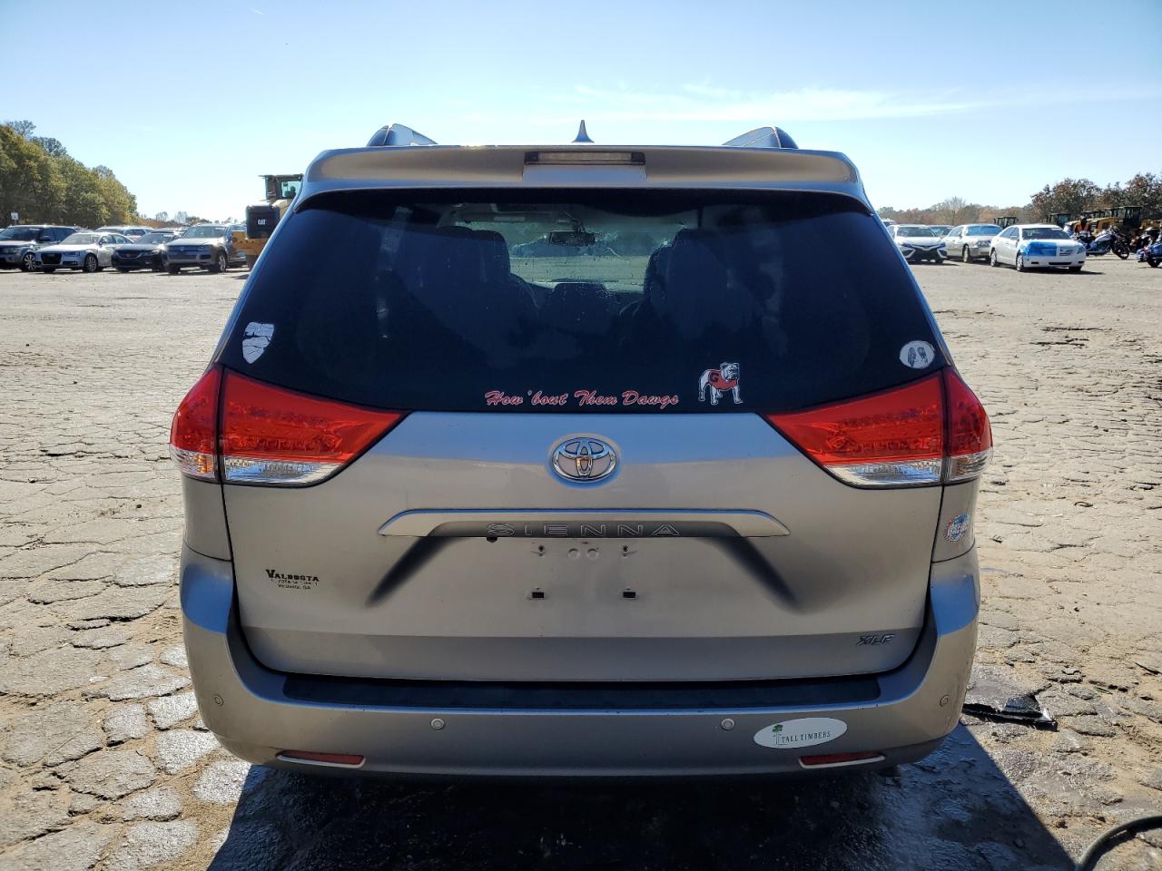TOYOTA SIENNA XLE