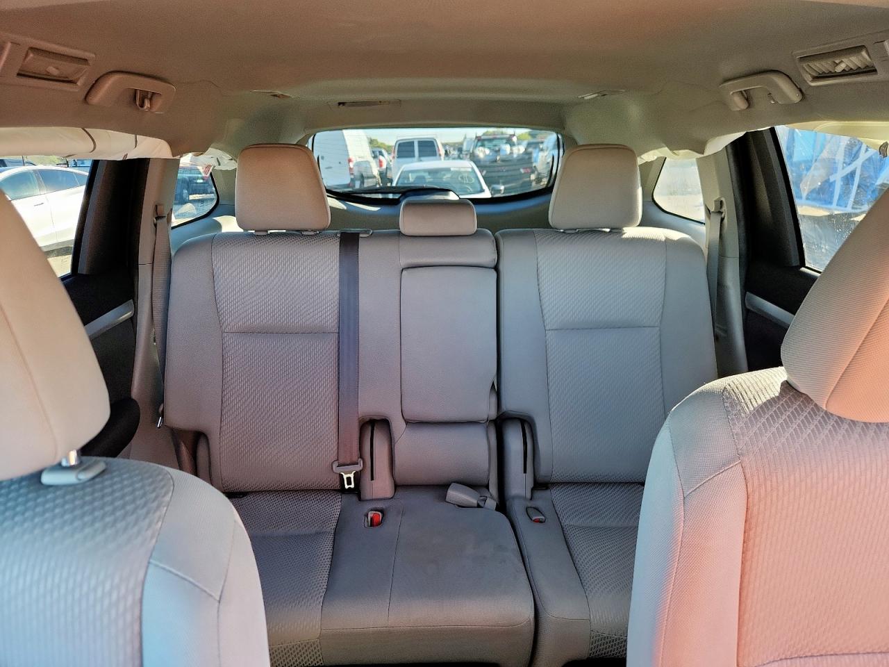 TOYOTA HIGHLANDER LE