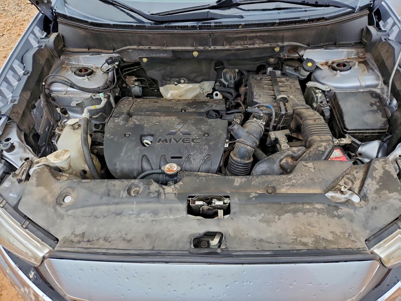 MITSUBISHI OUTLANDER ES