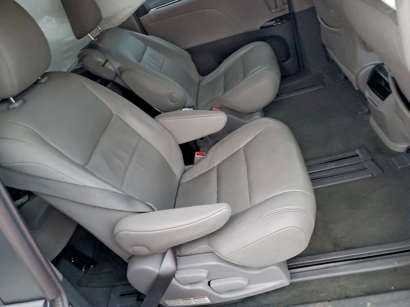 2017 TOYOTA SIENNA #3303574954