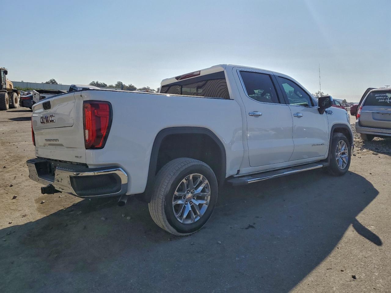 GMC SIERRA C1500 SLT