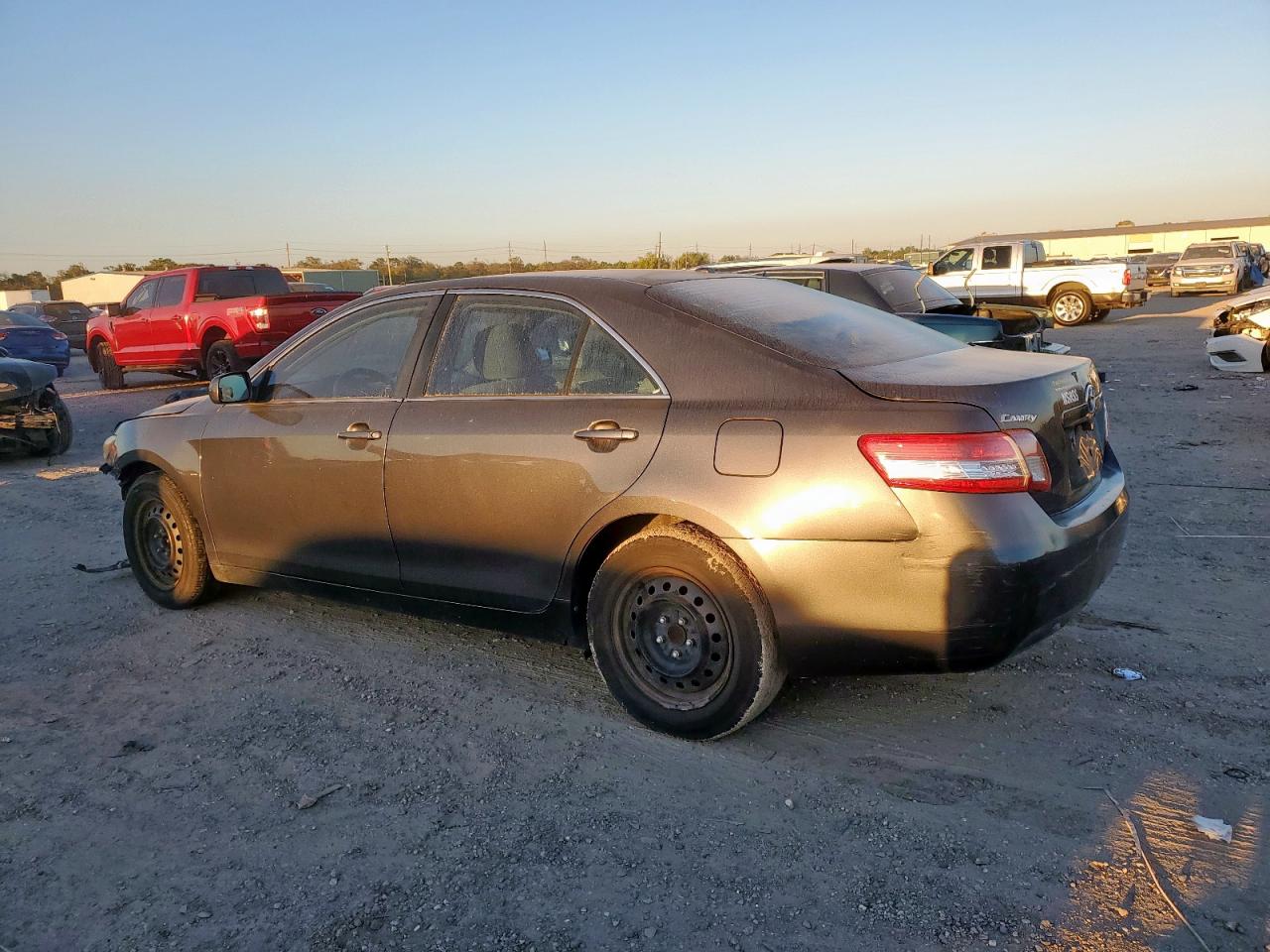 TOYOTA CAMRY BASE