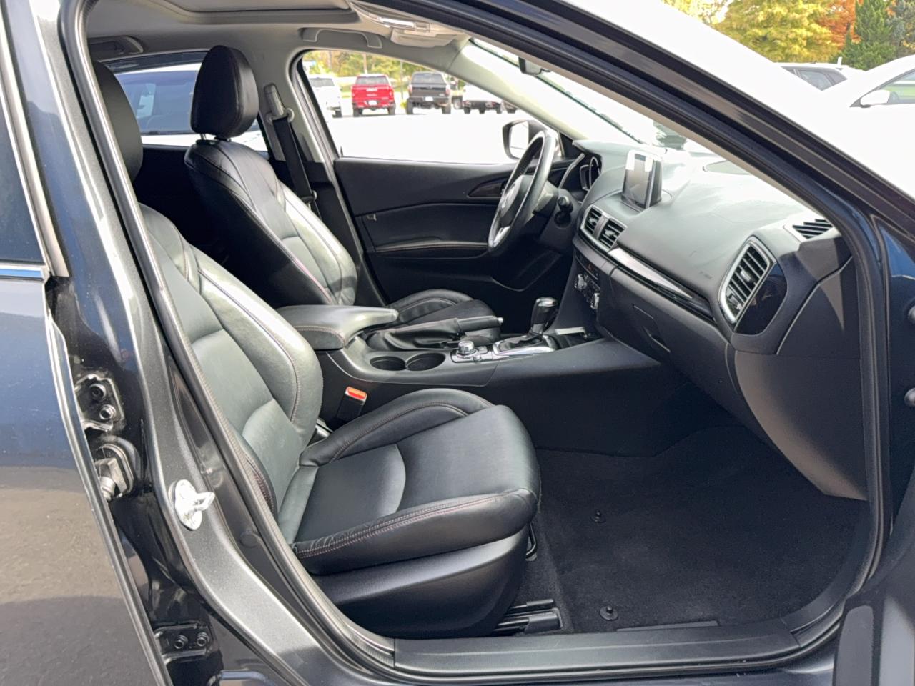 MAZDA 3 GRAND TOURING