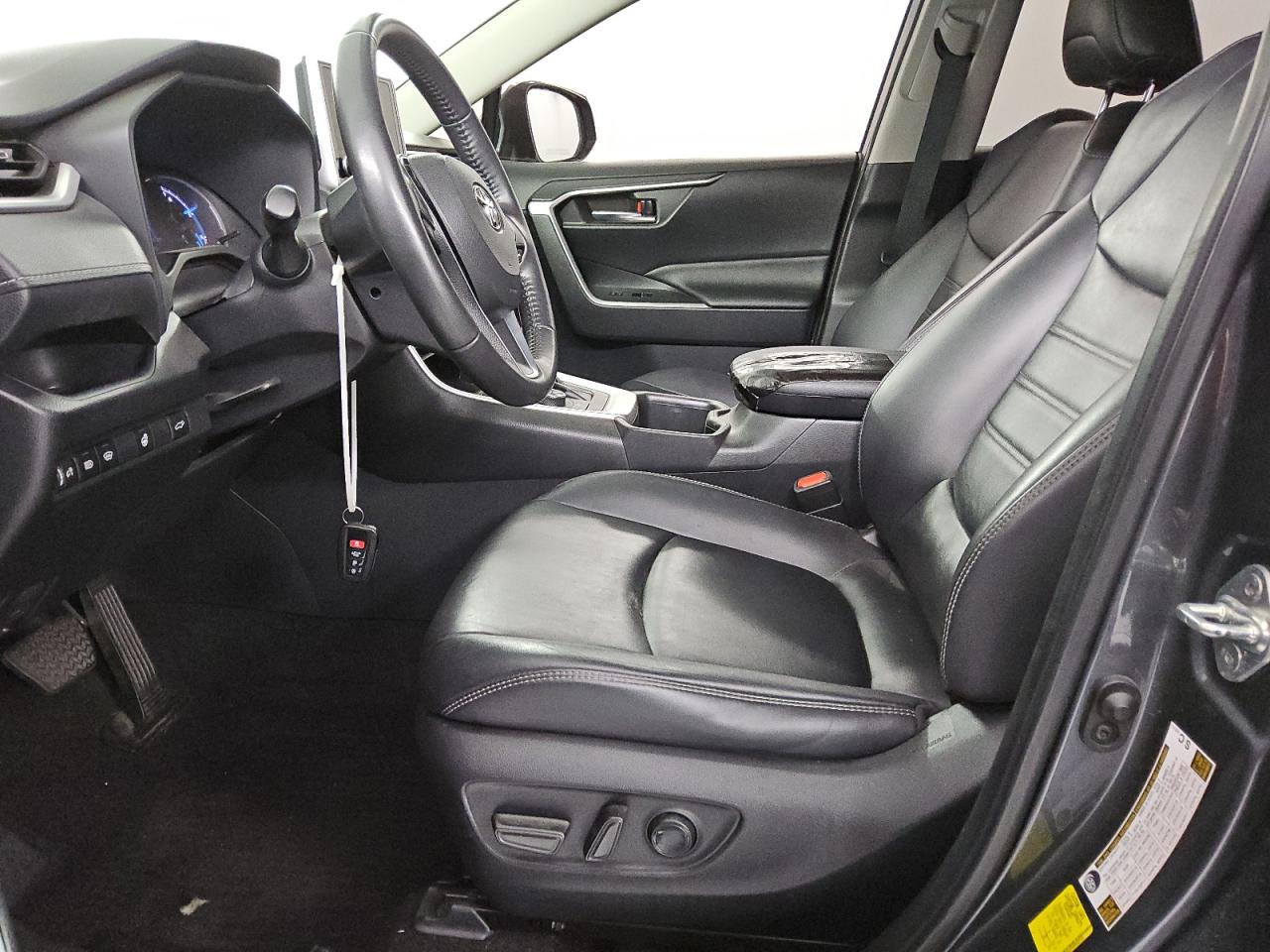 TOYOTA RAV4 XLE PREMIUM