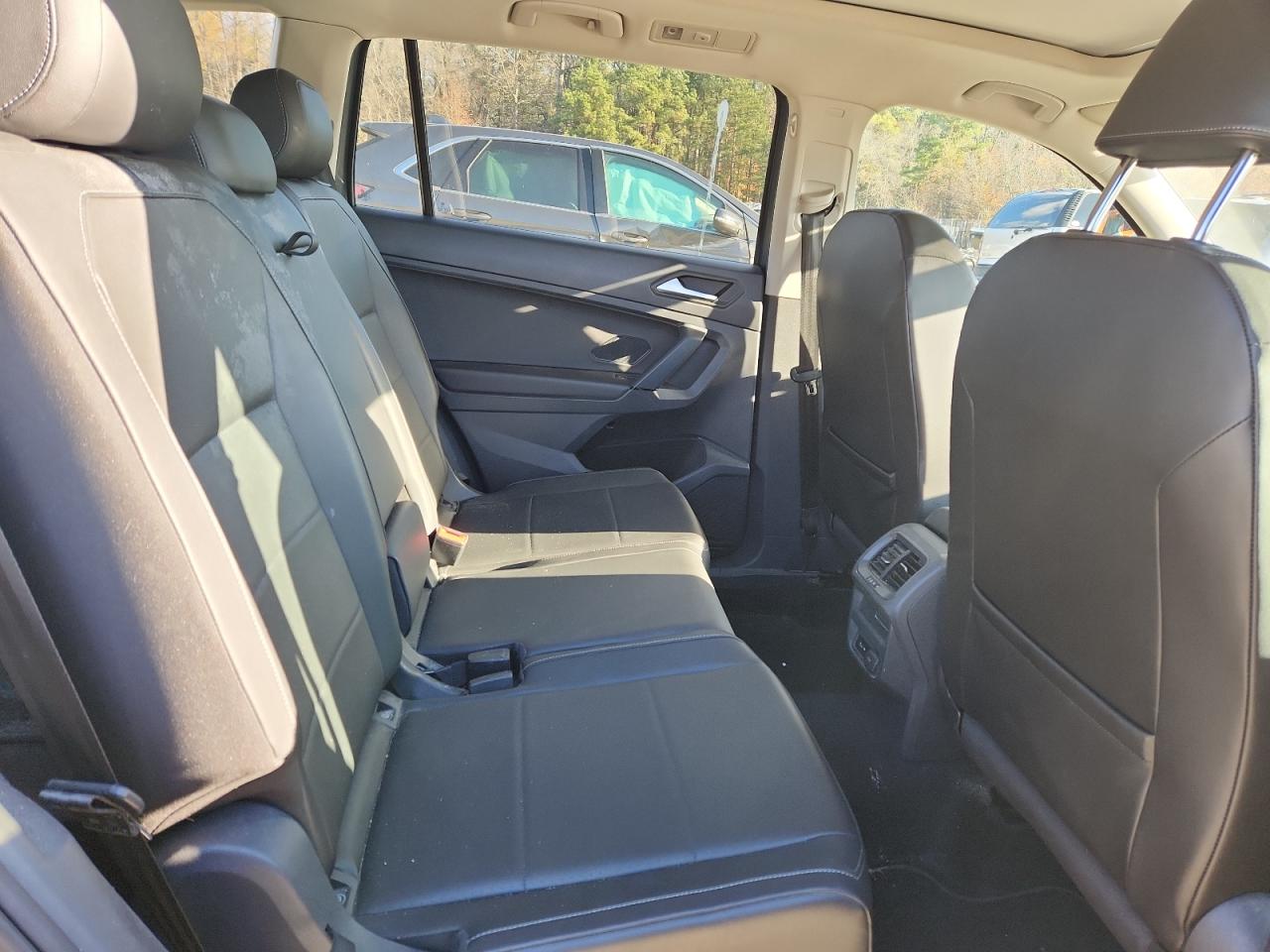 VOLKSWAGEN TIGUAN SE