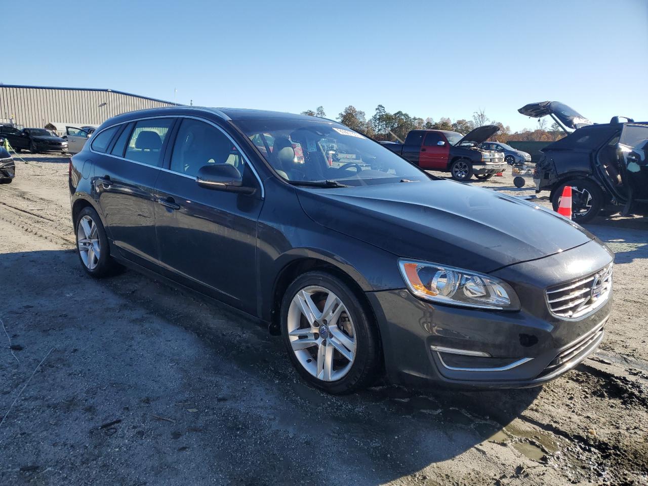 VOLVO V60 PREMIER