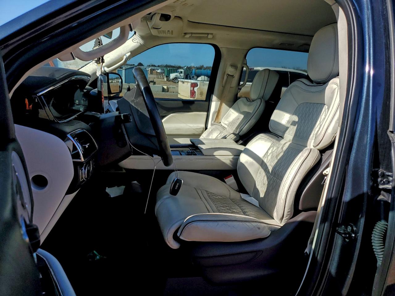 LINCOLN NAVIGATOR BLACK LABEL