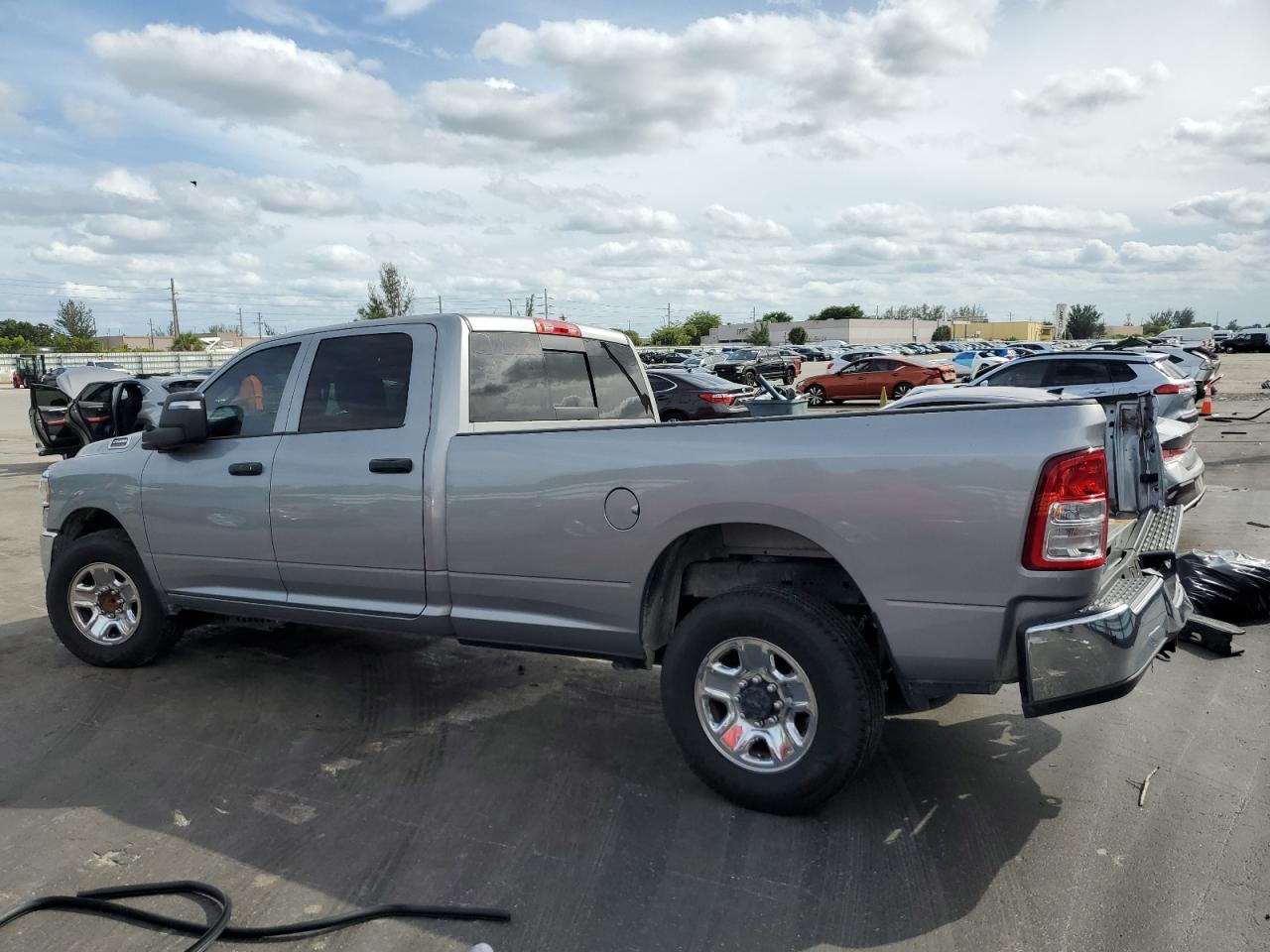 RAM 2500 TRADESMAN