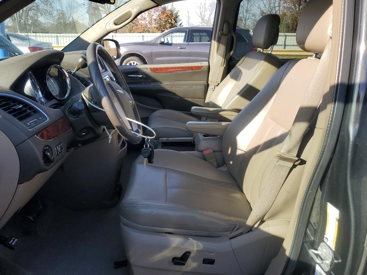 CHRYSLER TOWN & COUNTRY TOURING