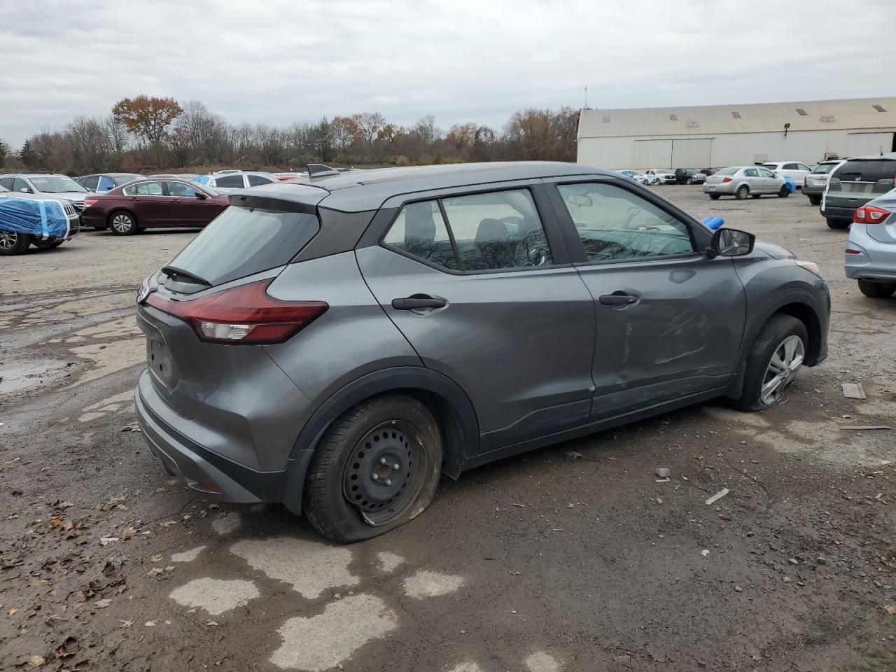 NISSAN KICKS S