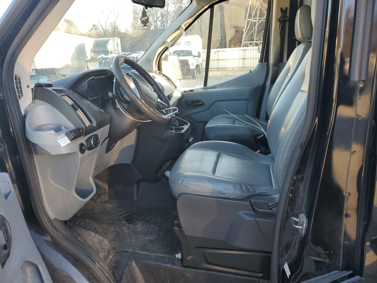 Lot #3303660927 2017 FORD TRANSIT