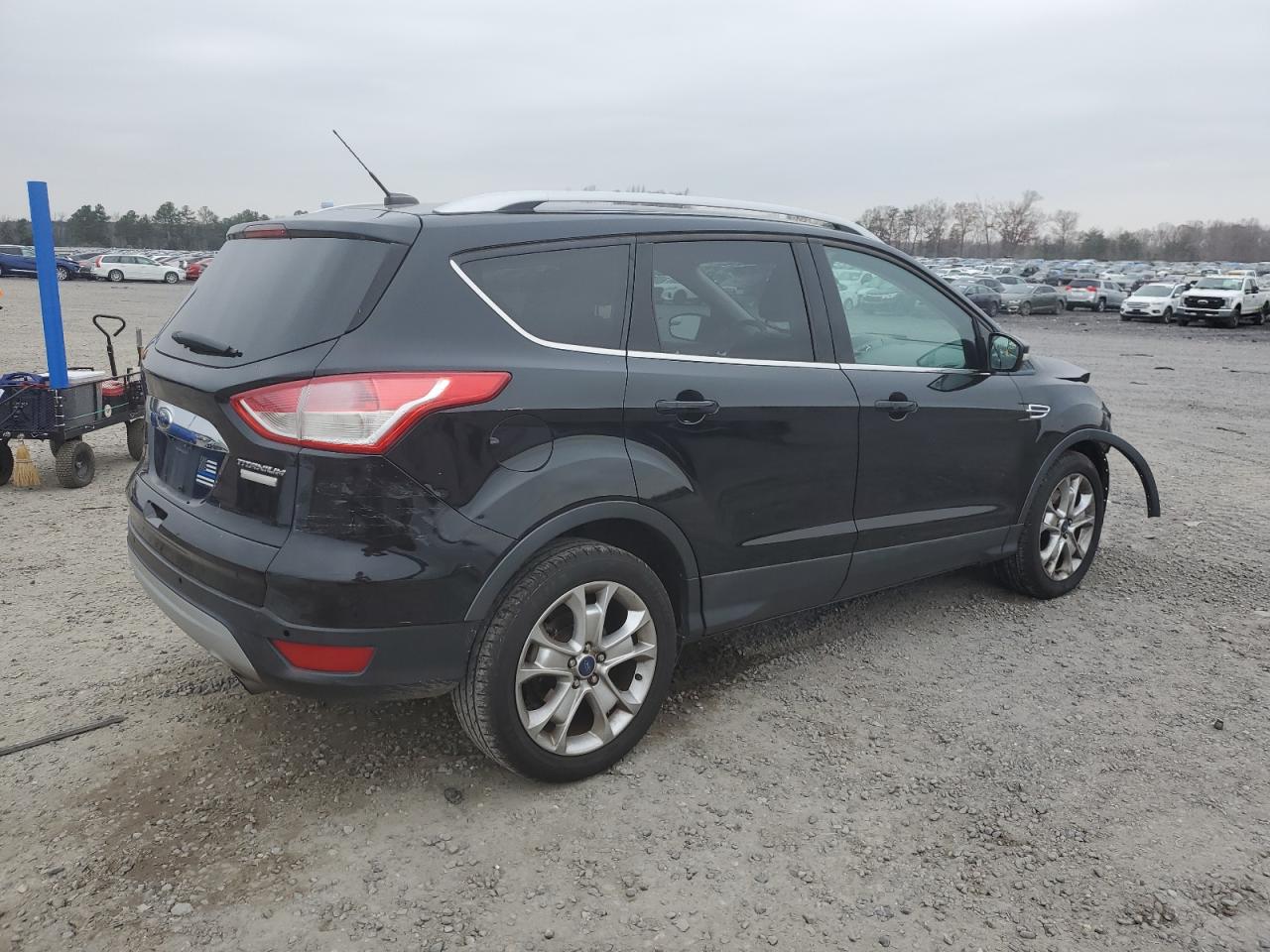 FORD ESCAPE TITANIUM